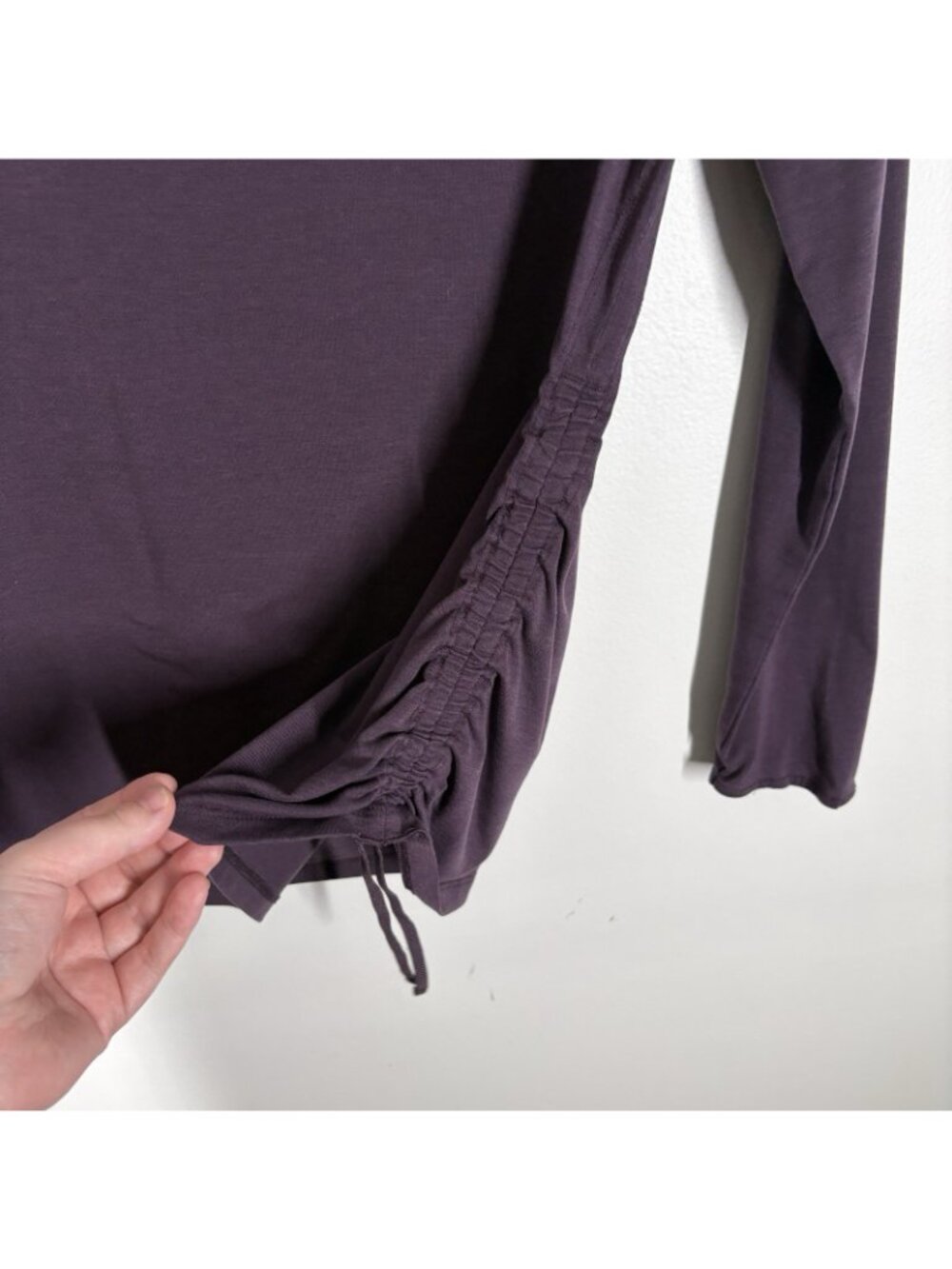 Athleta Women M Purple Encore Cinch Sides Long Sleeve Scoop Neck T-Shirt - Picture 5 of 12